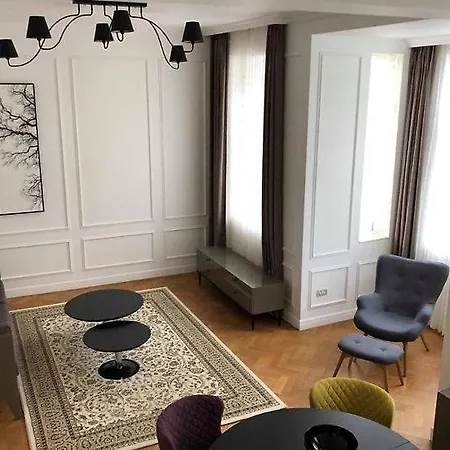 Top Center Luxury *
